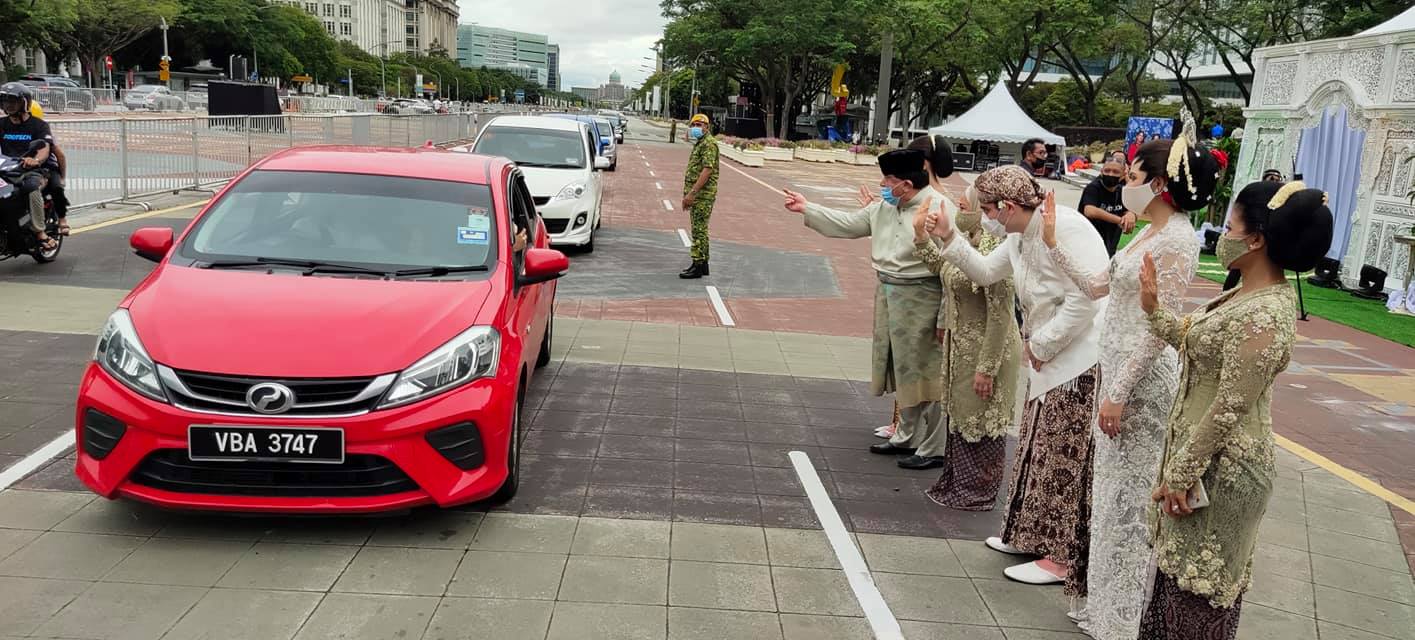 Cum au reușit doi tineri să facă o nuntă cu 10.000 de invitați și să ocolească restricțiile din pandemie