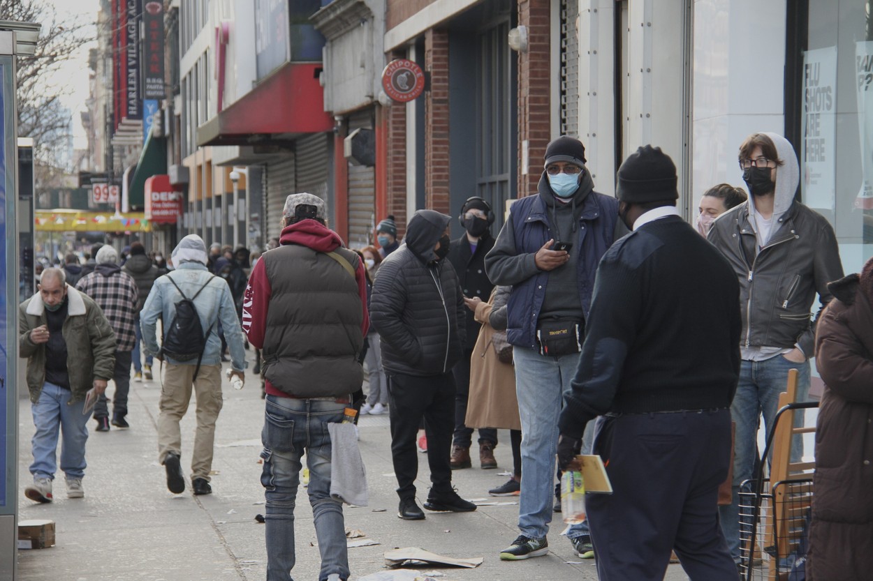 Peste 330 de milioane de americani vor fi vaccinați gratis. Fiecare stat  stabileşte pe cine vrea să imunizeze prima oară