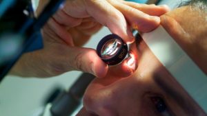 Tehnologia folosită pentru dezvoltarea vaccinurilor anti-COVID Pfizer și Moderna, utilizată pentru tratarea bolilor grave ale ochilor