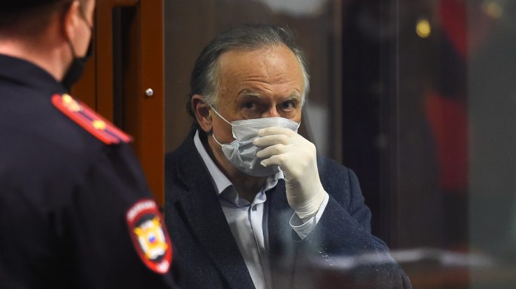 Istoricul care a fost prins cu brațele amantei ucise în rucsac, condamnat în Rusia. Ce pedeapsă a primit