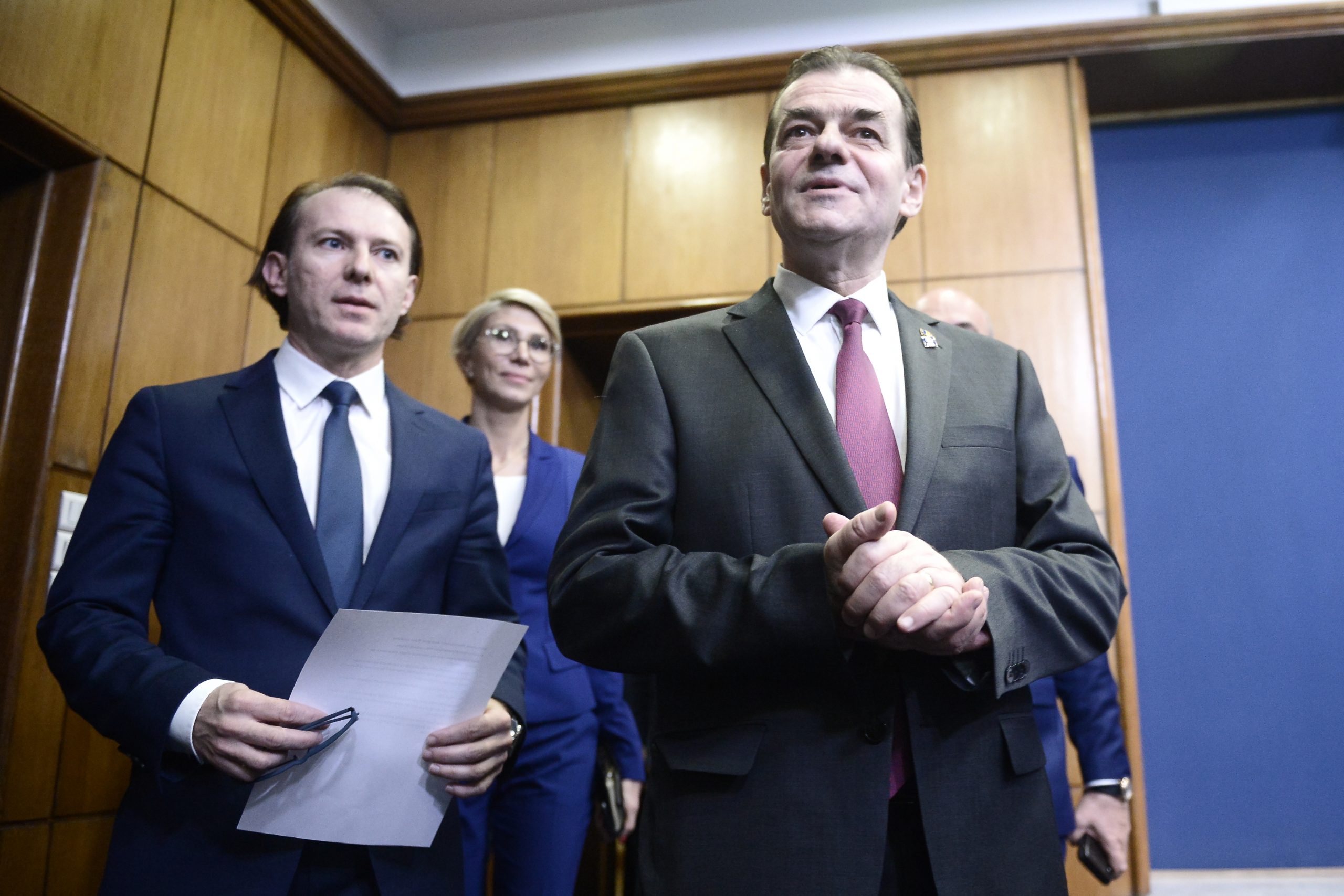 Aproape toţi miniştrii din cabinetul Orban au devenit parlamentari. Doar doi nu au fost pe liste la alegerile parlamentare