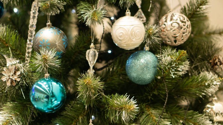 Ornamente brad