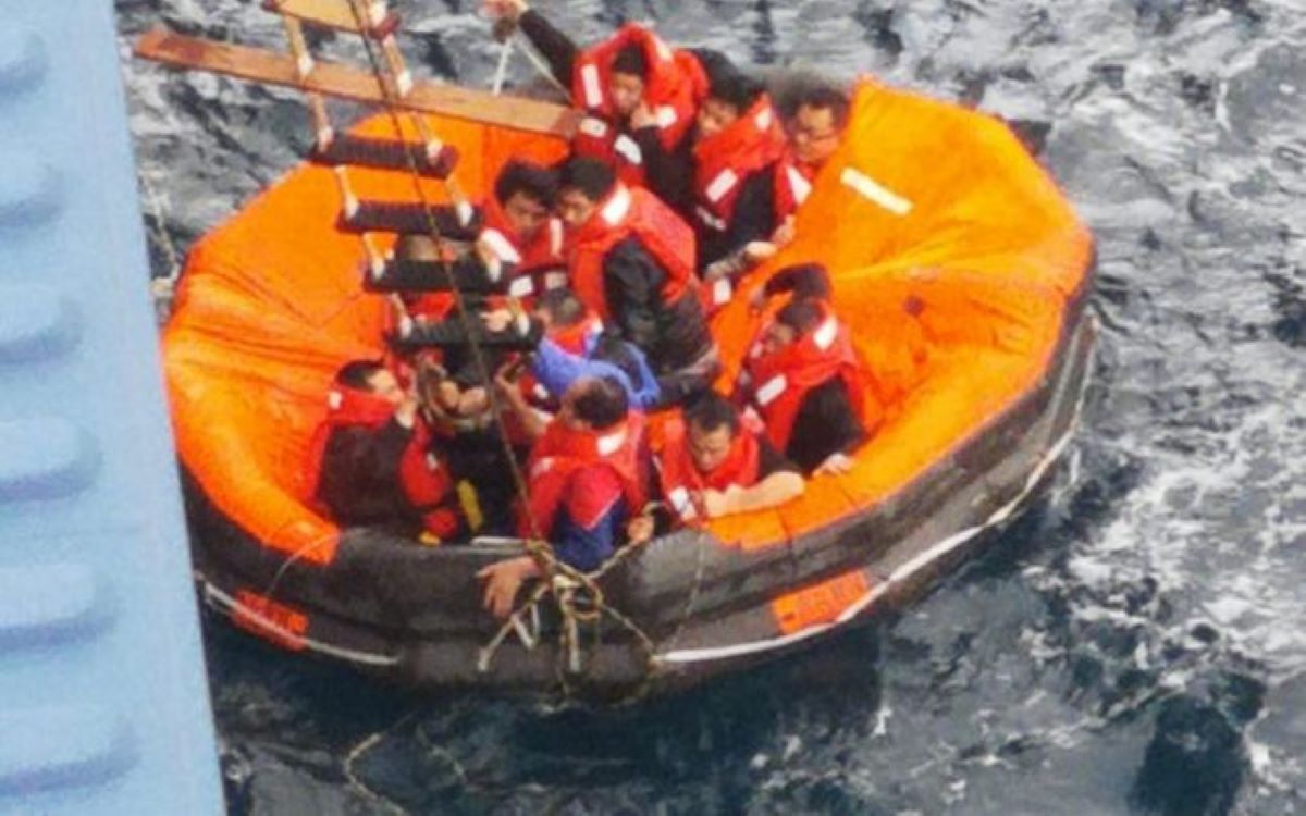 Românii sunt supereroi pe mare. Un echipaj chinez a fost salvat de nava comandată de Florin Negrău