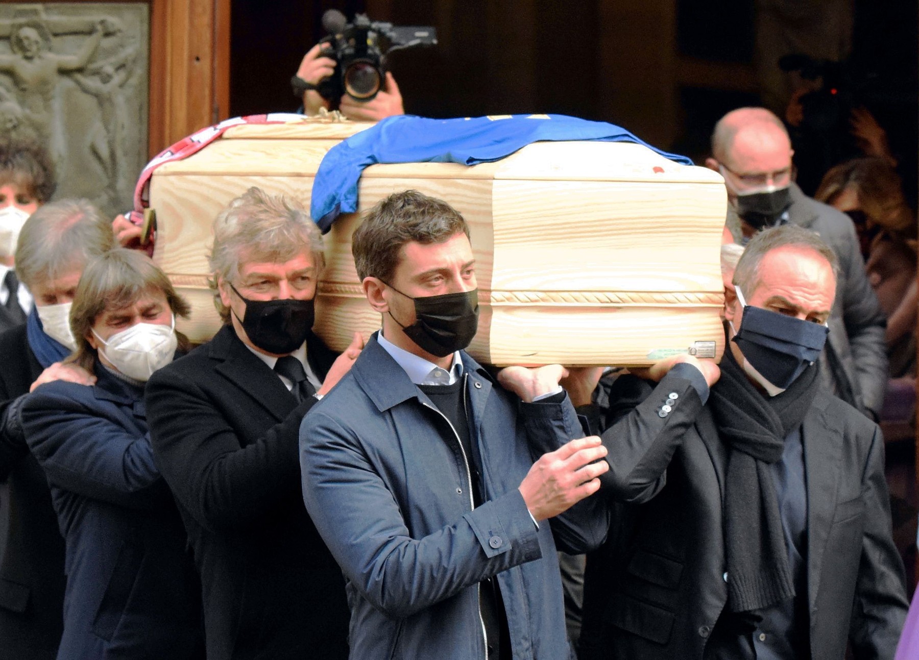 Casa lui Paolo Rossi, campion mondial cu Italia, a fost spartă în timpul înmormântării acestuia