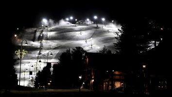 Pârtiile de schi din cea mai mare stațiune din Finlanda sunt deschise. Imagini live