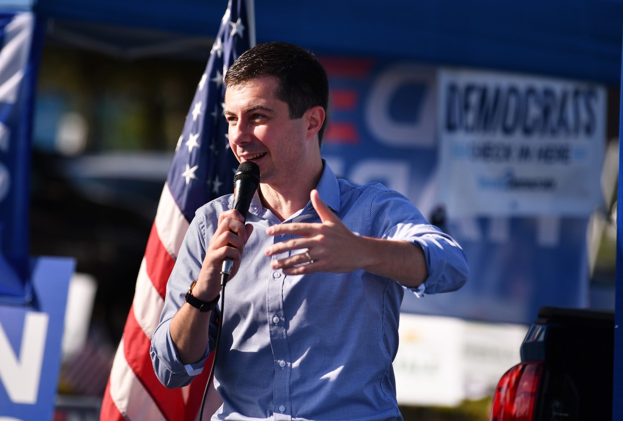 Pete Buttigieg a fost ales de către Joe Biden pentru conducerea Departamentului de Transport din SUA