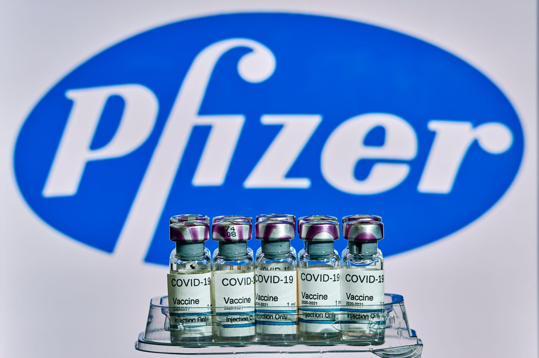 Вакцина компания. Файзер фармацевтическая компания. Фарм компания Pfizer. Препараты компании Пфайзер. Pfizer вакцина.