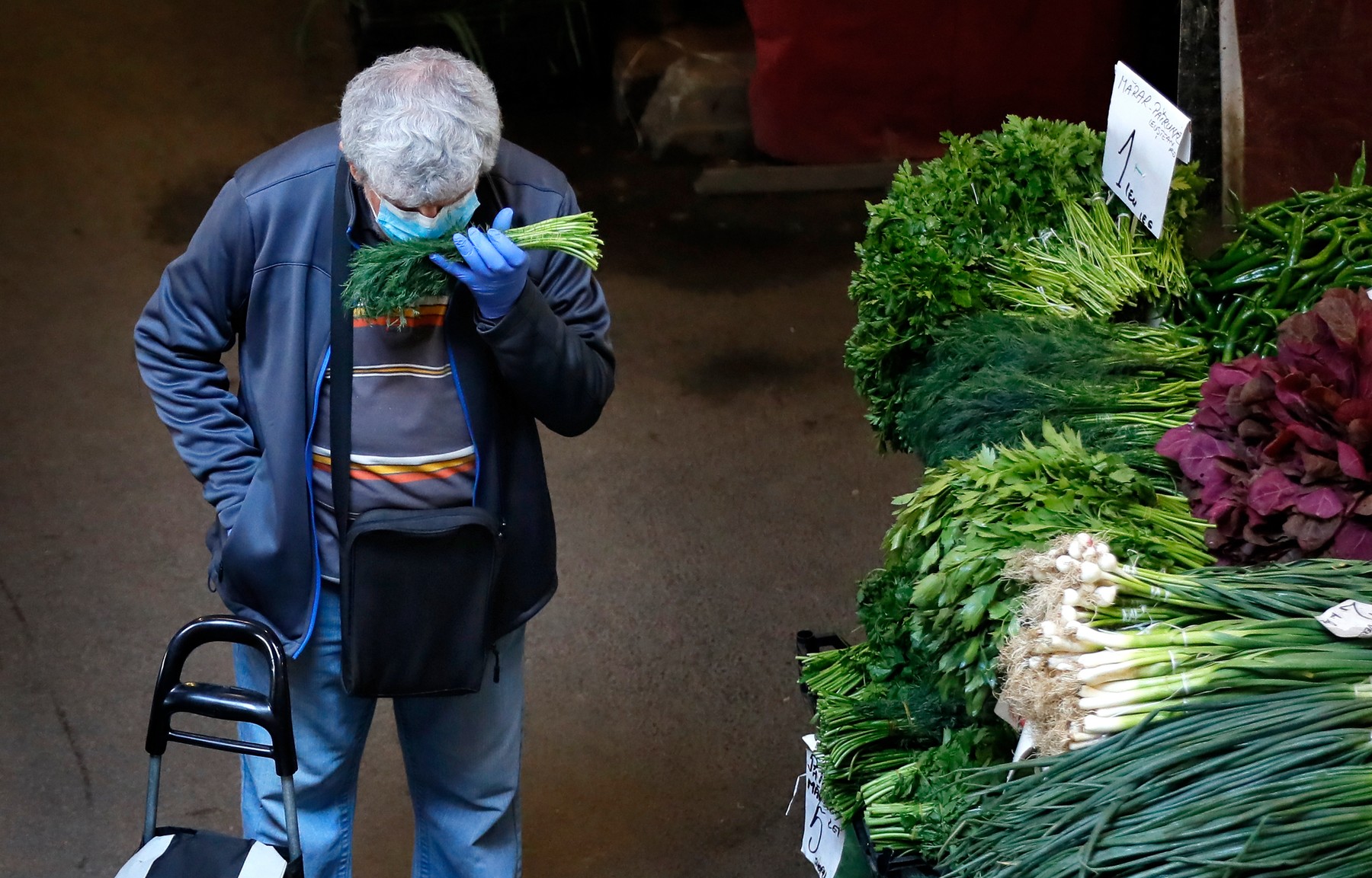 Se redeschid piețele agroalimentare. Sectorul 4 a dat startul în această dimineață