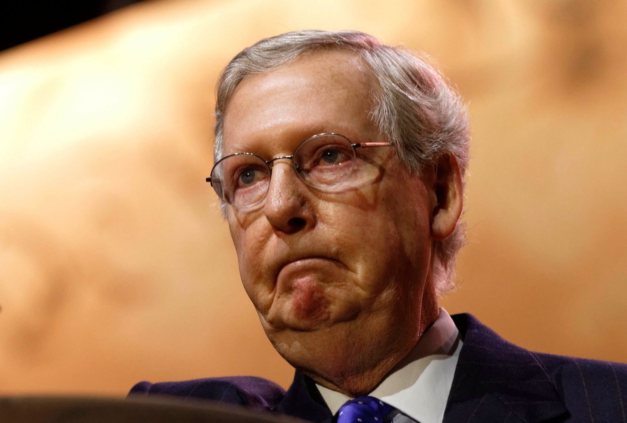 Mitch McConnell, criticat de Donald Trump pentru că l-a felicitat pe Joe Biden