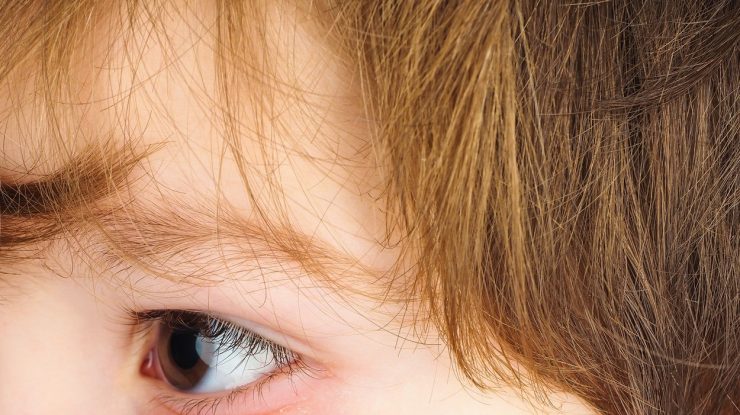 Sars-Cov-2, descoperit în ochii unui copil de 11 ani: Transmiterea virusului prin lacrimi este „teoretic posibilă”