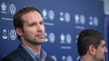 Decizii fără cap! Petr Cech critică decizia legată de lovitul mingii cu capul