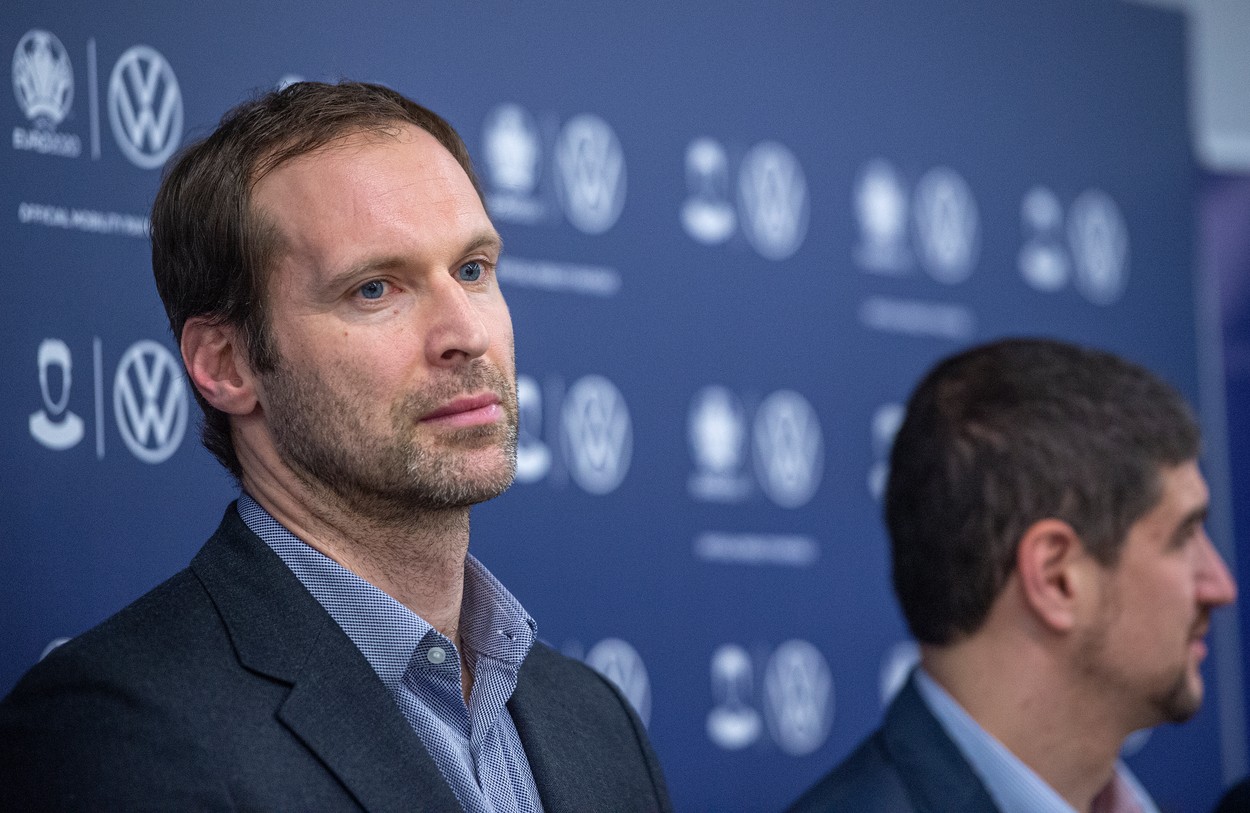 Decizii fără cap! Petr Cech critică decizia legată de lovitul mingii cu capul