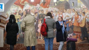 FOTO. Diferența imensă dintre metroul din Moscova și cel din New York: „Ca într-un film apocaliptic”