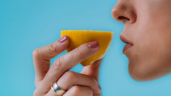 Studiu: Metoda simplă prin care îți poți recăpăta mirosul după ce ai fost infectat cu SARS-CoV-2