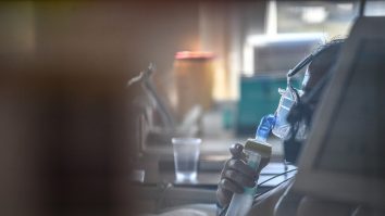 Femeia din Vaslui cu arsuri pe 80% din corp după explozia unei butelii, transferată în Germania