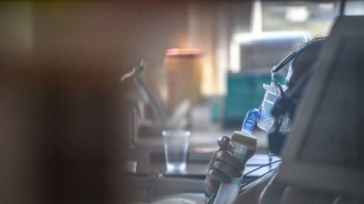 Femeia din Vaslui cu arsuri pe 80% din corp după explozia unei butelii, transferată în Germania