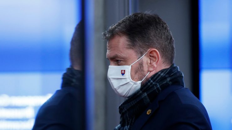 Un premier din UE, testat pozitiv la COVID-19, după după ce a participat la summit-ul UE unde s-ar fi infectat și Macron