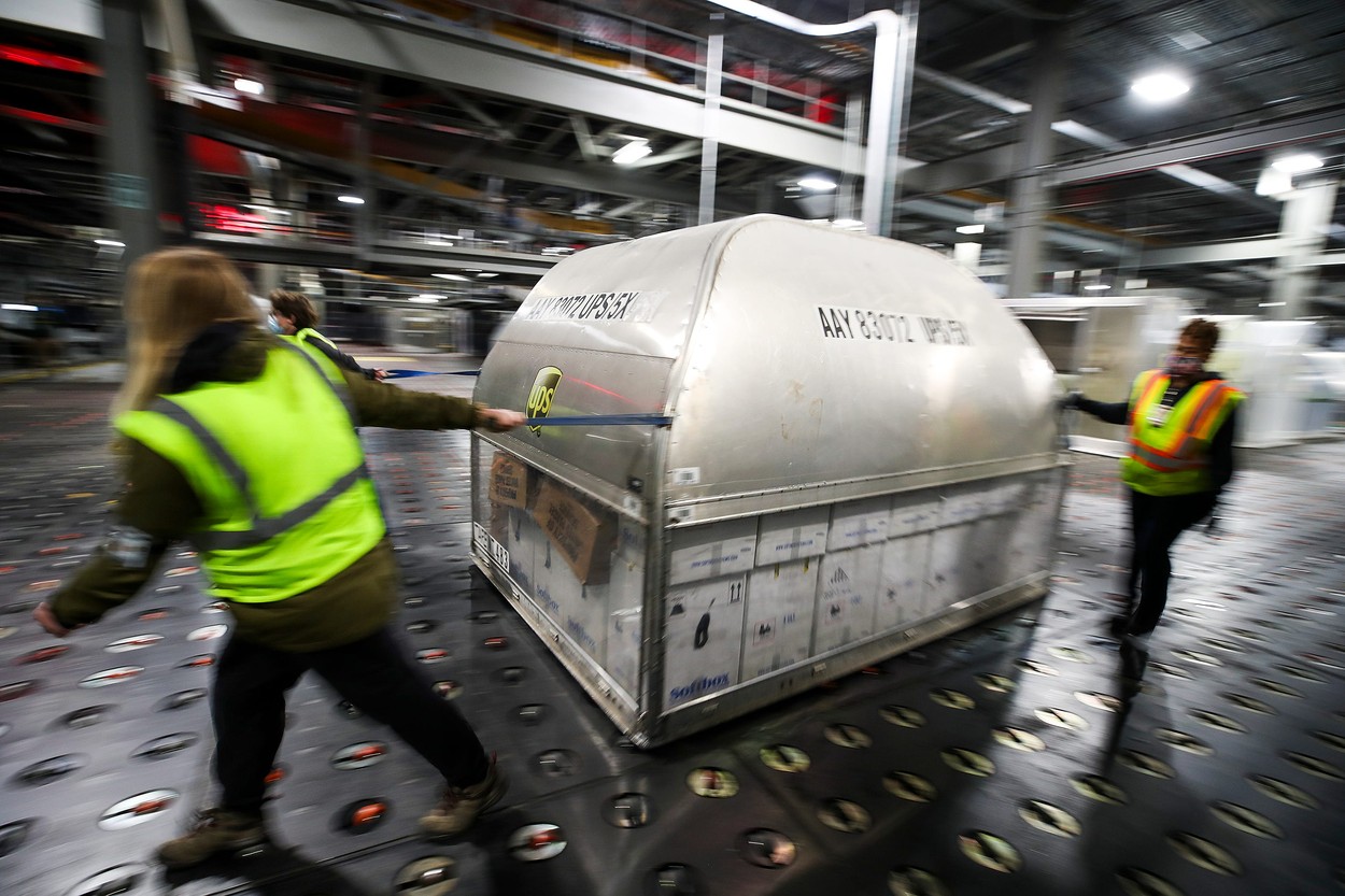 Scandal la distribuirea vaccinului anti-Covid în SUA. Cum vor răspunde producătorii dacă apar efecte secundare