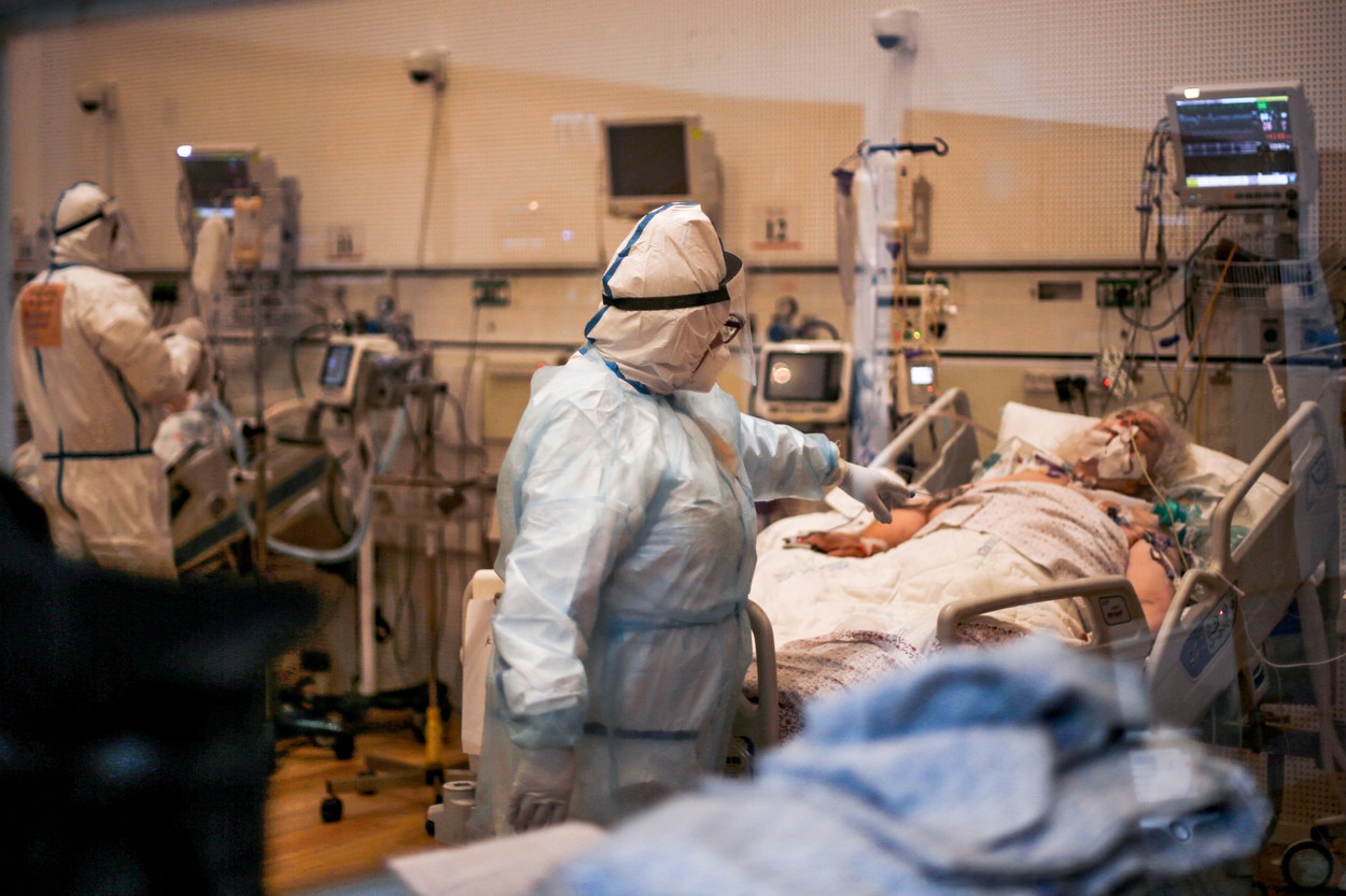 Raport INSP despre Covid: 60% din decese, la bărbați, 85% la persoane peste 60 de ani