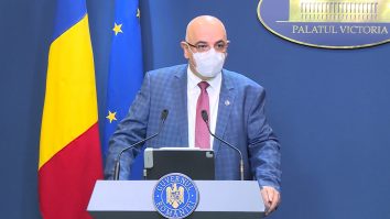 Cum ar trebui să arate masa în familie, de Crăciun, pentru a limita răspândirea virusului. Sfaturile lui Raed Arafat