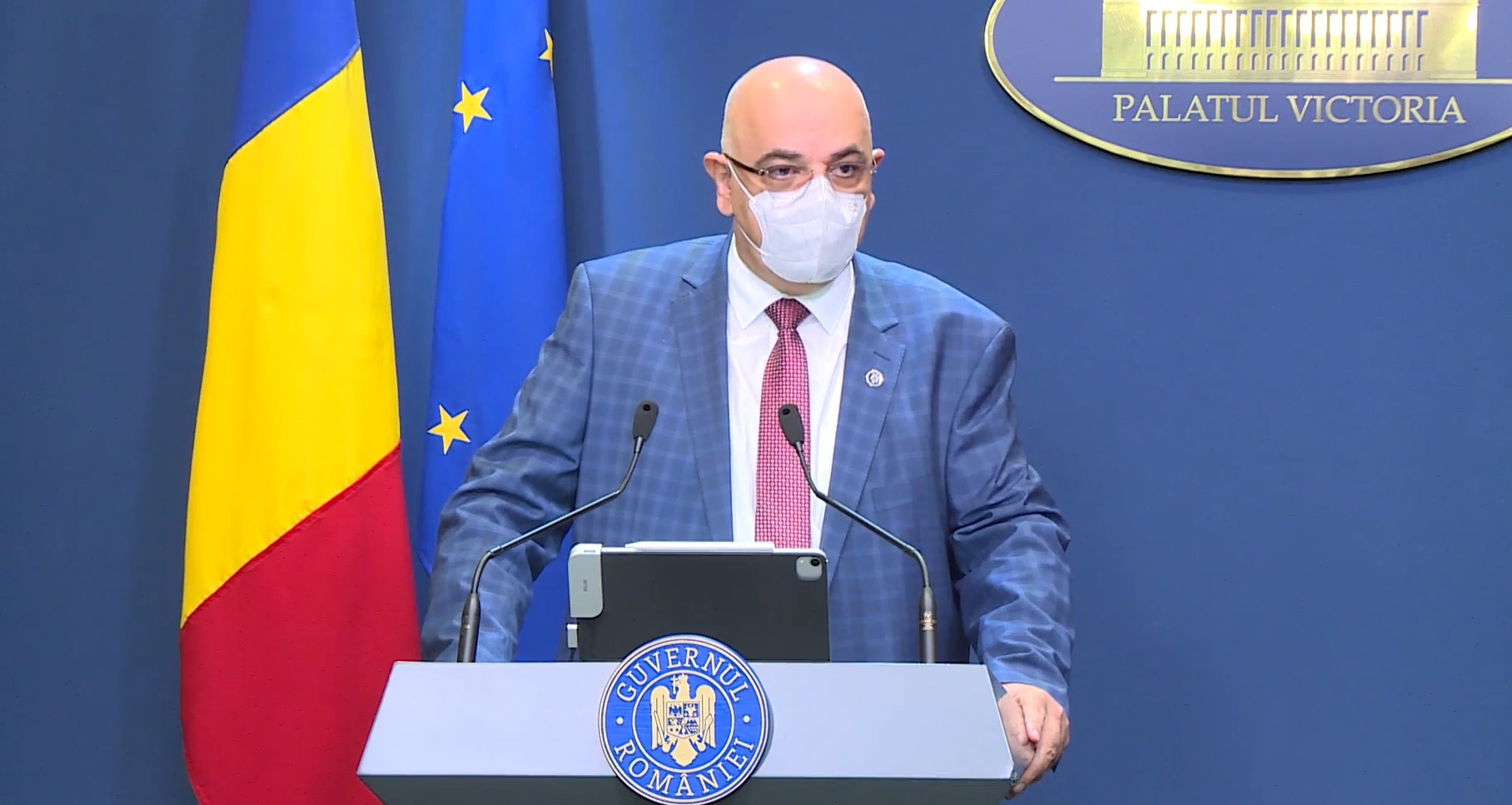 Cum ar trebui să arate masa în familie, de Crăciun, pentru a limita răspândirea virusului. Sfaturile lui Raed Arafat