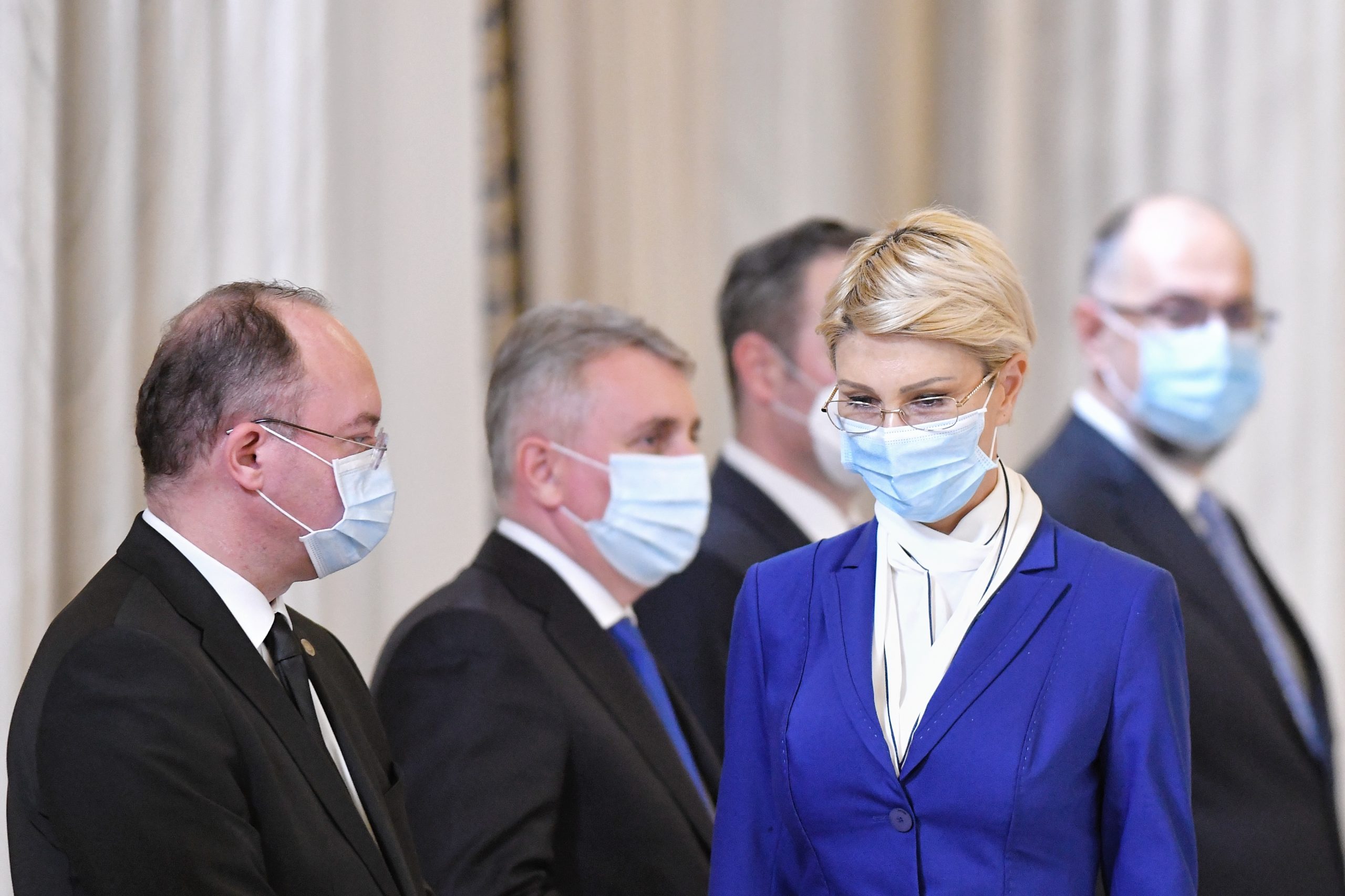 Încă o bilă neagră. Avem cea mai mică reprezentare a femeilor în Guvern, din Europa. Până şi Bulgaria stă mult mai bine decât noi