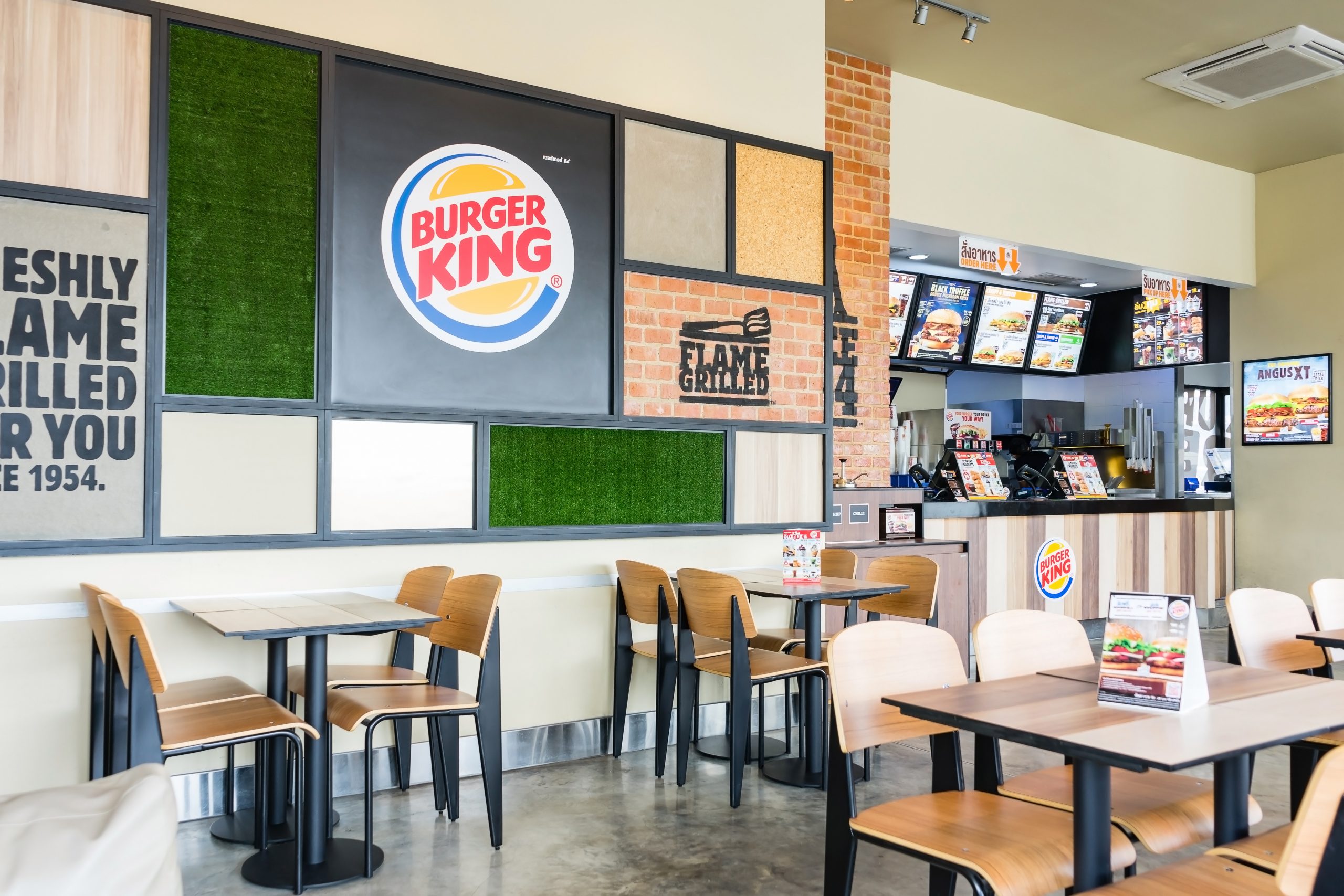 Burger King lansează meniul de un dolar, pentru a veni în sprijinul americanilor afectați financiar. Ce conține