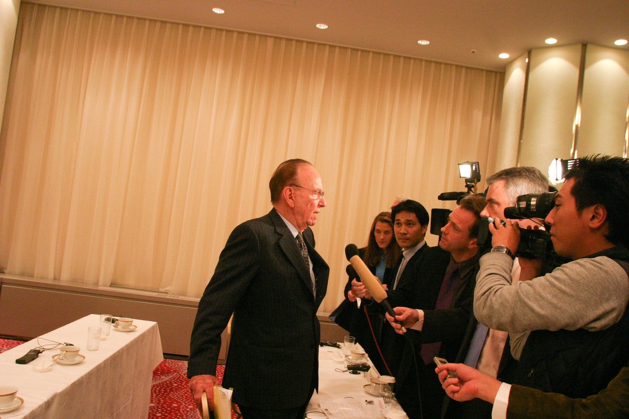 Miliardarul Rupert Murdoch s-a vaccinat la un medic generalist