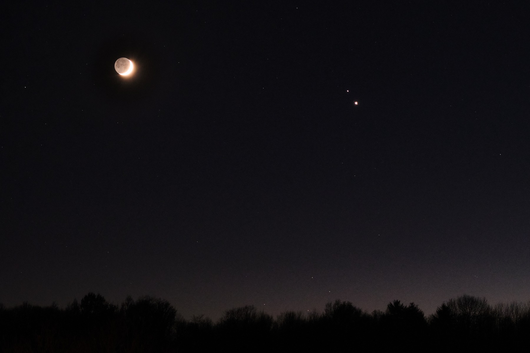 Solstițiul de iarnă și marea conjuncție Saturn-Jupiter. Nu s-a mai întâmplat asta de 800 de ani. Cum poți vedea fenomenul astronomic