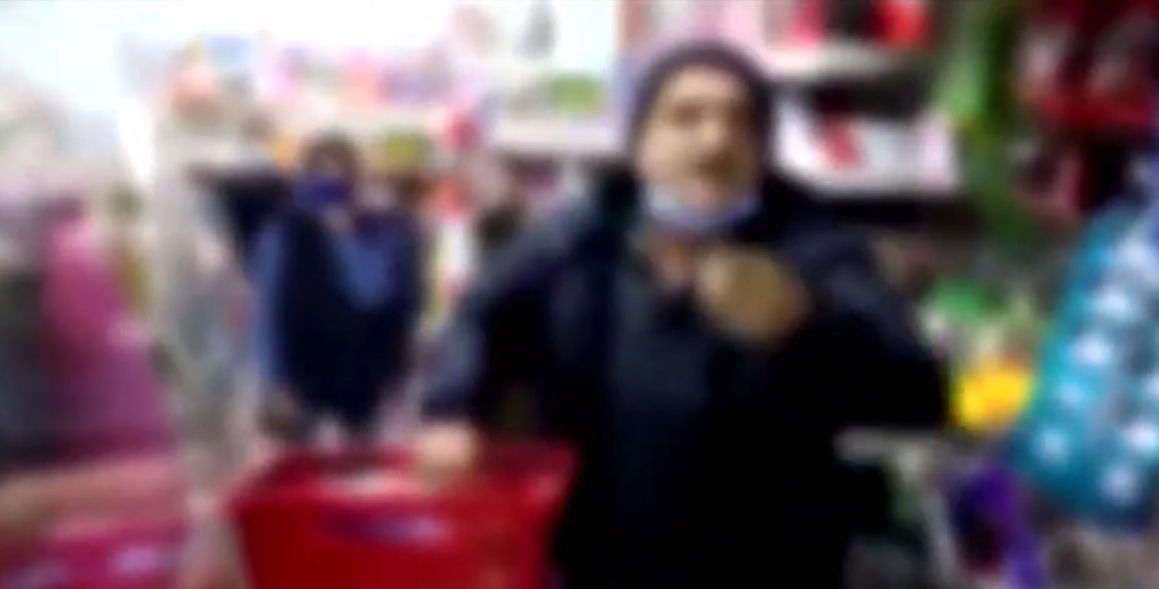 VIDEO. Scandal într-un magazin din Maramureș. Un bărbat care a filmat angajații fără mască a ajuns să fie tot el amendat