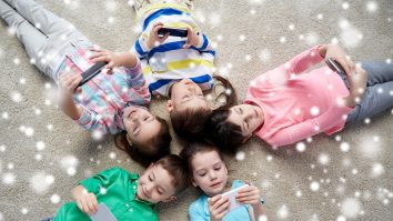 Serbările de Crăciun s-au mutat pe Zoom. Ce soluție a găsit o profesoară din București