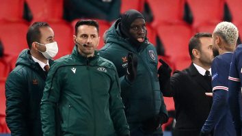 Ce urmări ar putea avea gestul făcut de arbitrul Colțescu, din punct de vedere legal