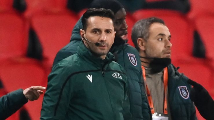 UEFA a deschis o anchetă și în cazul echipei Istanbul BB, pentru rasism. Turcii i-ar fi numit „țigani” pe arbitrii români