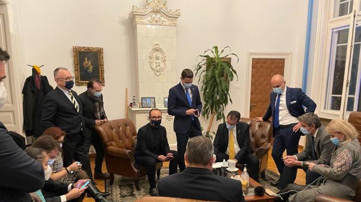 Fotografii din sediul PNL. Ionel Dancă: „Dragi liberali, păziți voturile românilor!”