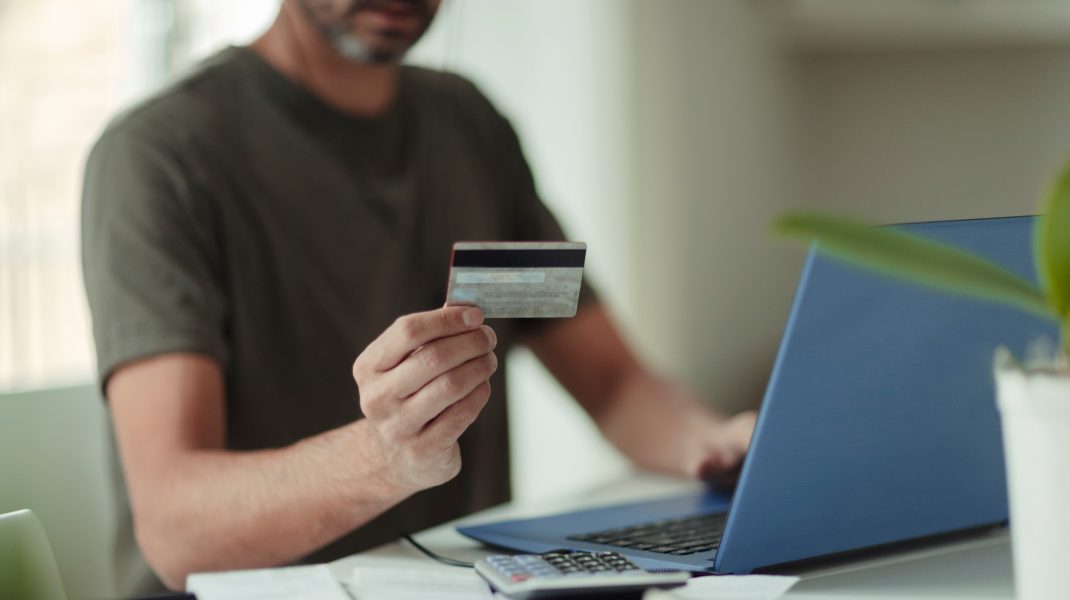 De la 1 ianuarie, se schimbă regulile shopping-ului online: Plata va putea fi refuzată