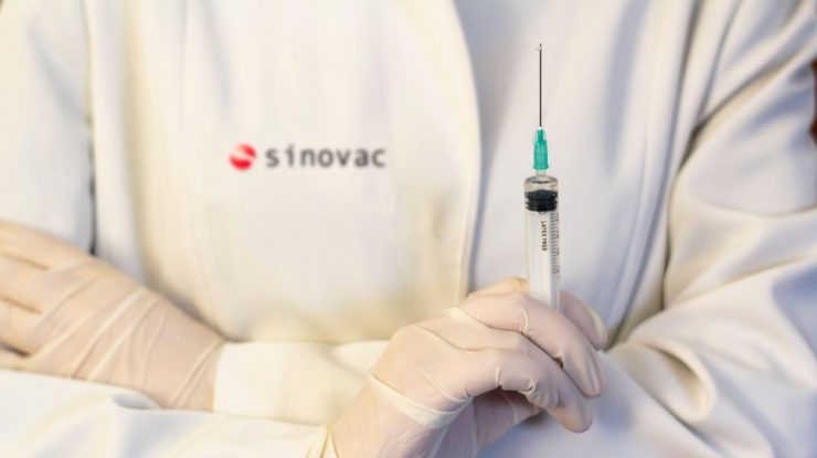Primii voluntari turci vaccinați cu Sinovac. Turcia a comandat 50 de milioane de doze din Beijing
