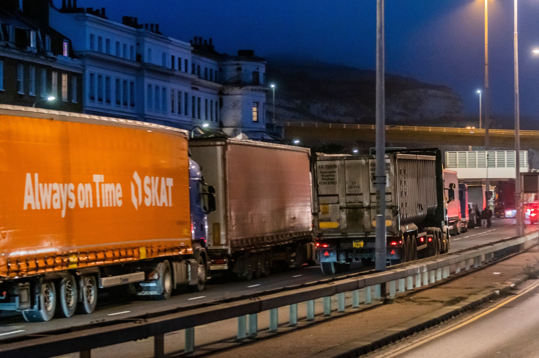 Marea Britanie și Germania anunță măsuri mai dure. Controalele la graniță vor fi mai stricte, iar călătoriile aeriene vor fi restricționate