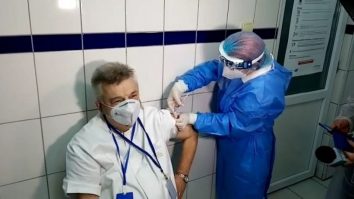 Prima persoană vaccinată în Constanța, un medic care acum 48 de ani se imuniza împotriva variolei
