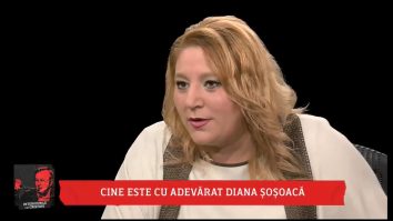Diana Șoșoacă: „La Cotroceni ne-au luat telefoanele și vă spun că tare îmi e că s-a umblat la el. Iohannis nu a putut să susțină privirea mea continuă”