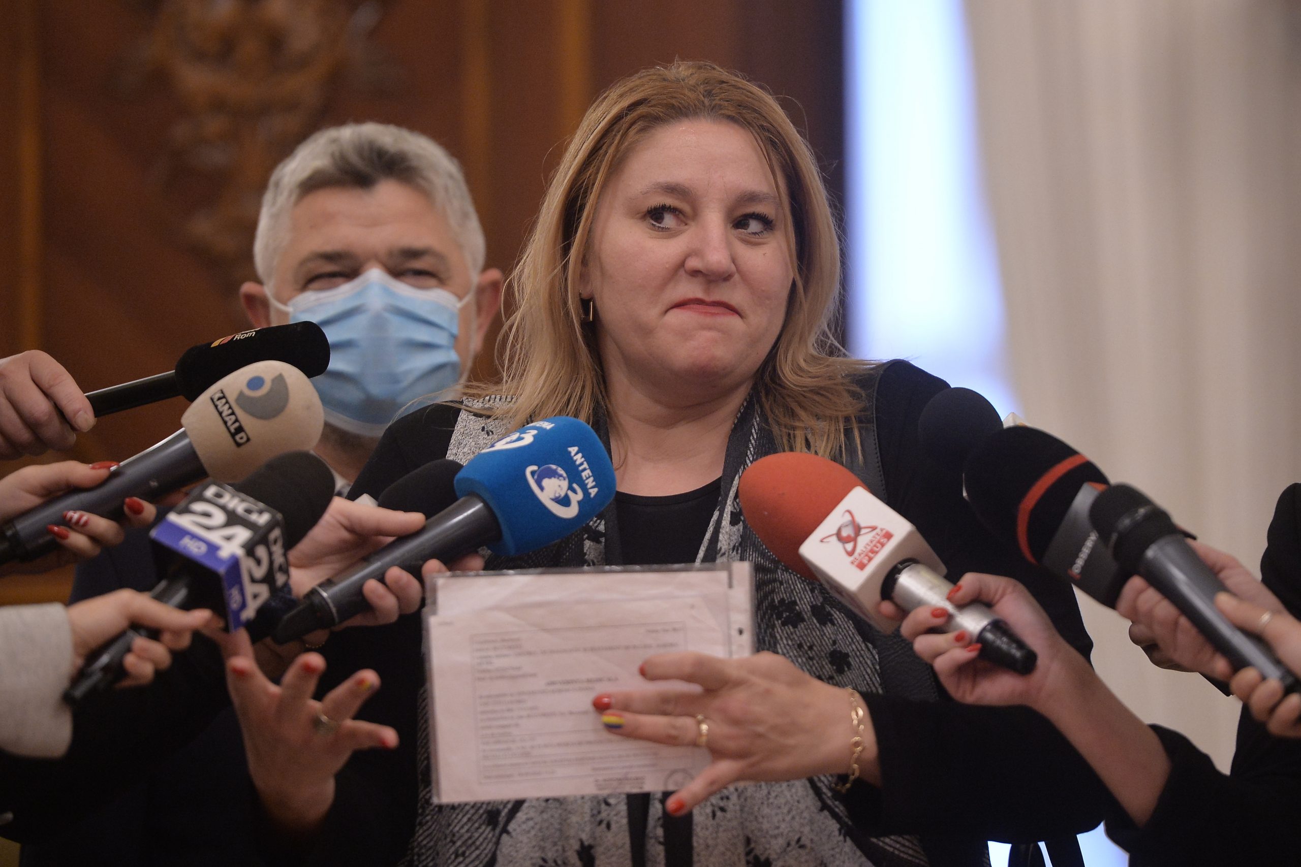 Diana Șoșoacă: „Toate partidele mă vor”. Ce spune senatoarea despre înscrierea în PSD