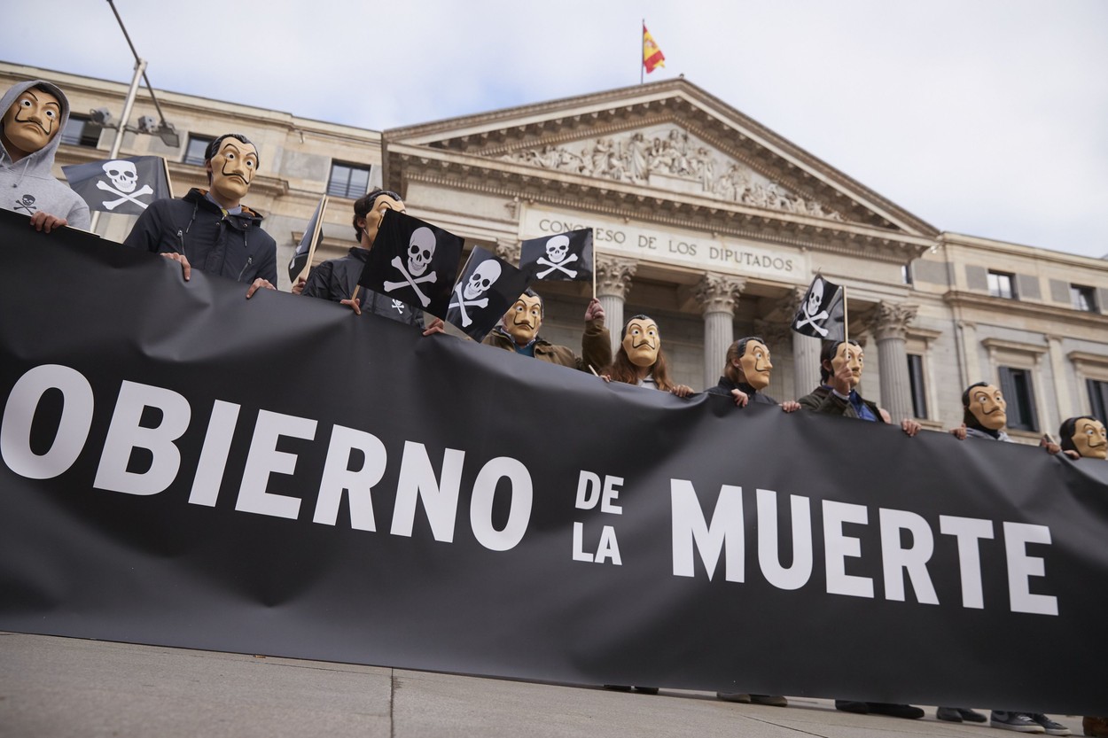 Parlamentul Spaniei a votat o lege pentru sinuciderea asistată. Zeci de oameni au ieșit în stradă