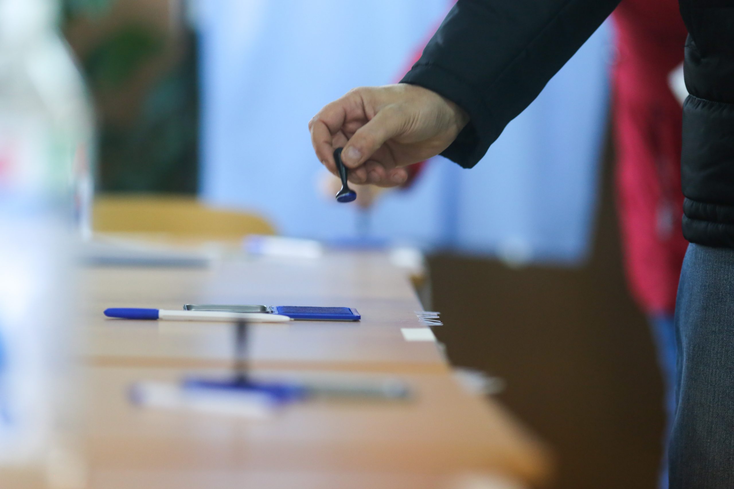 Care ar fi fost scorul dacă ne-am fi dus la vot în martie? Un vaccin încă nu era disponibil, iar majoritatea localităților aveau restricții