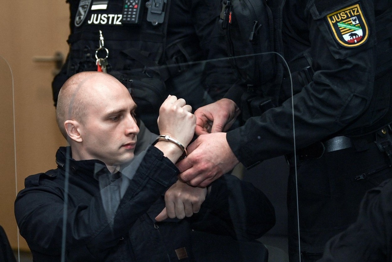 Bărbatul care a omorât doi oameni la o sinagogă din Germania a fost condamnat la închisoare pe viaţă