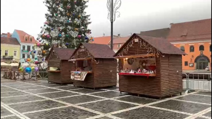 S-a deschis târgul de Crăciun din Brașov. Nu pentru distracție, ci mai degrabă pentru producătorii locali. VIDEO