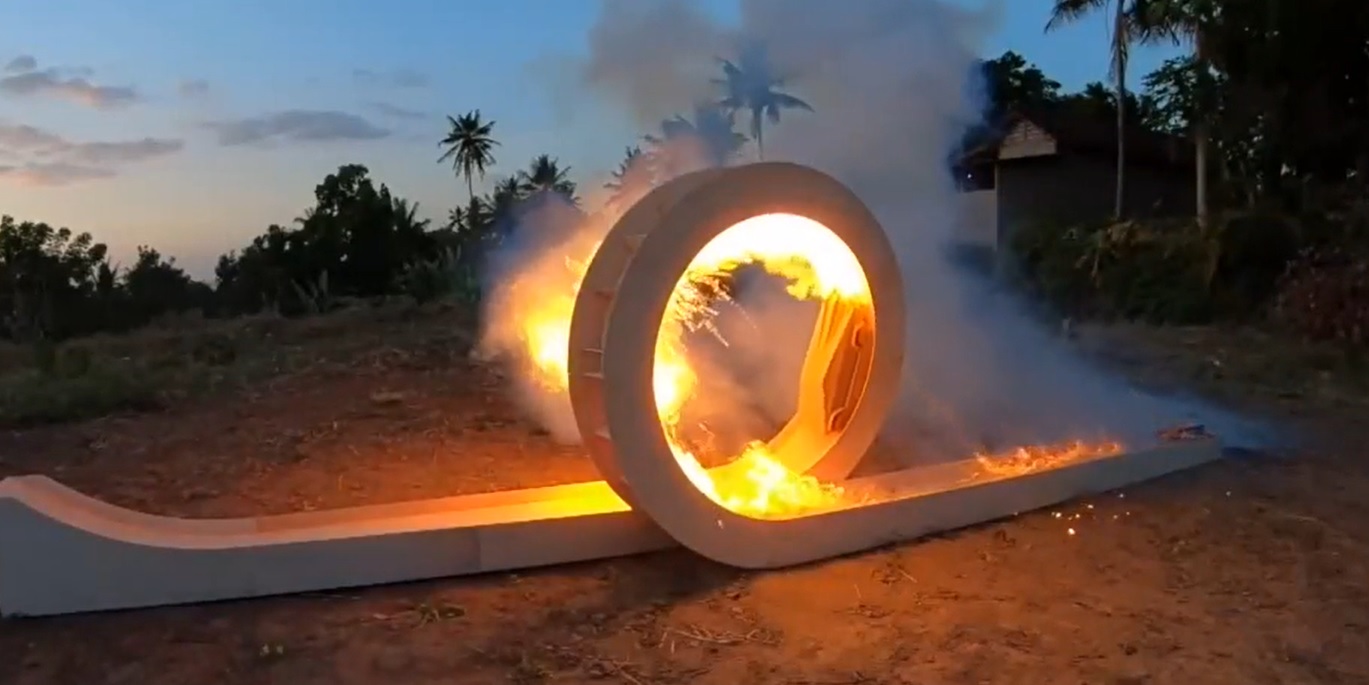 Cum arată Tesla Cybertruck construită din carton. Experimentul a devenit viral în câteva ore