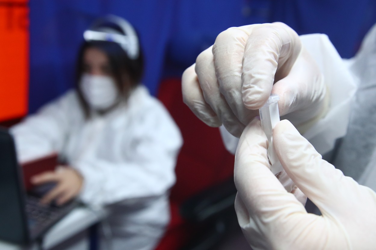 Cât costă testele Covid. Diferențele de preț dintre România și alte state