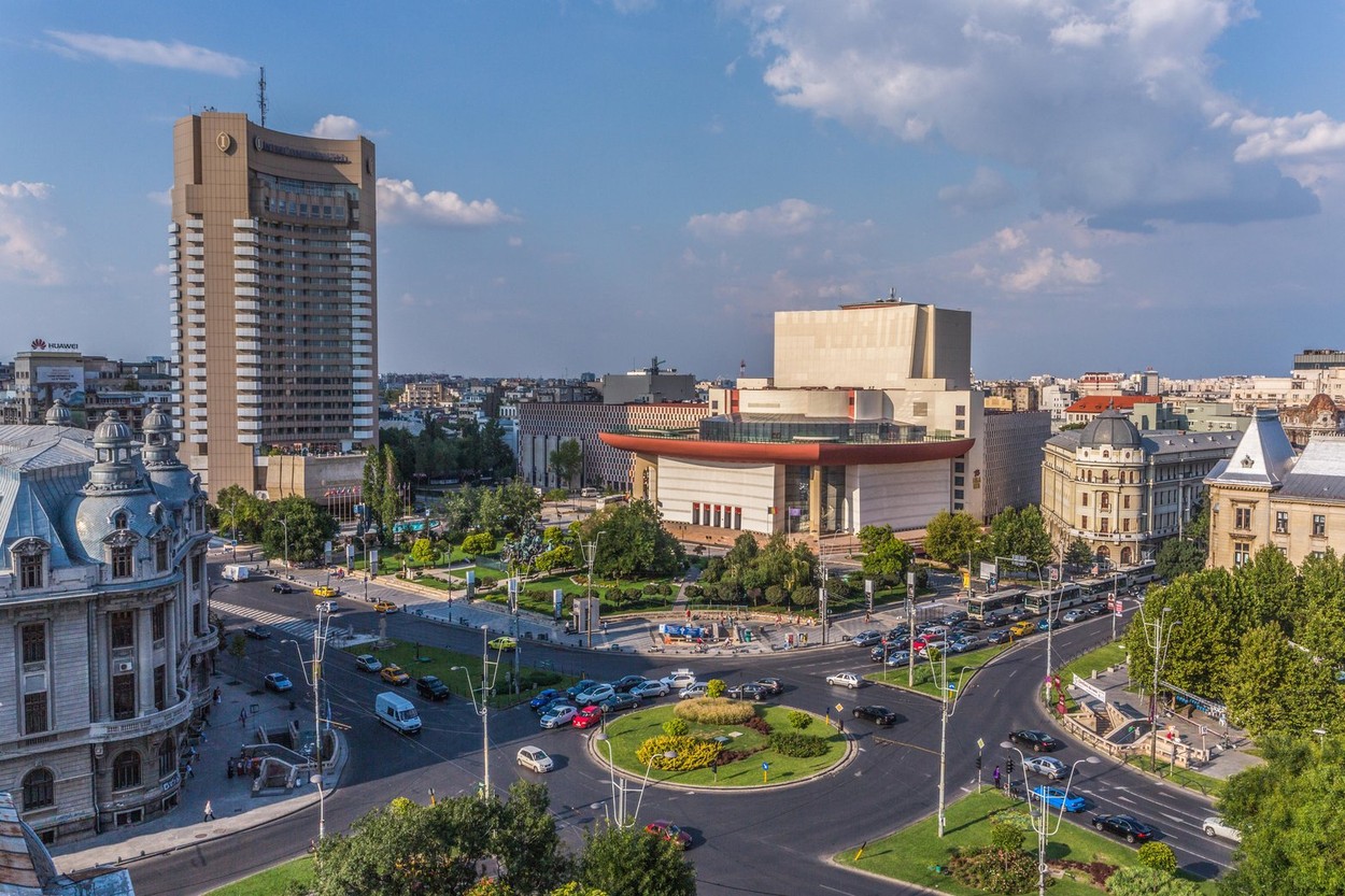Teatrul Național I.L. Caragiale din București împlinește azi 168 de ani de la inaugurare