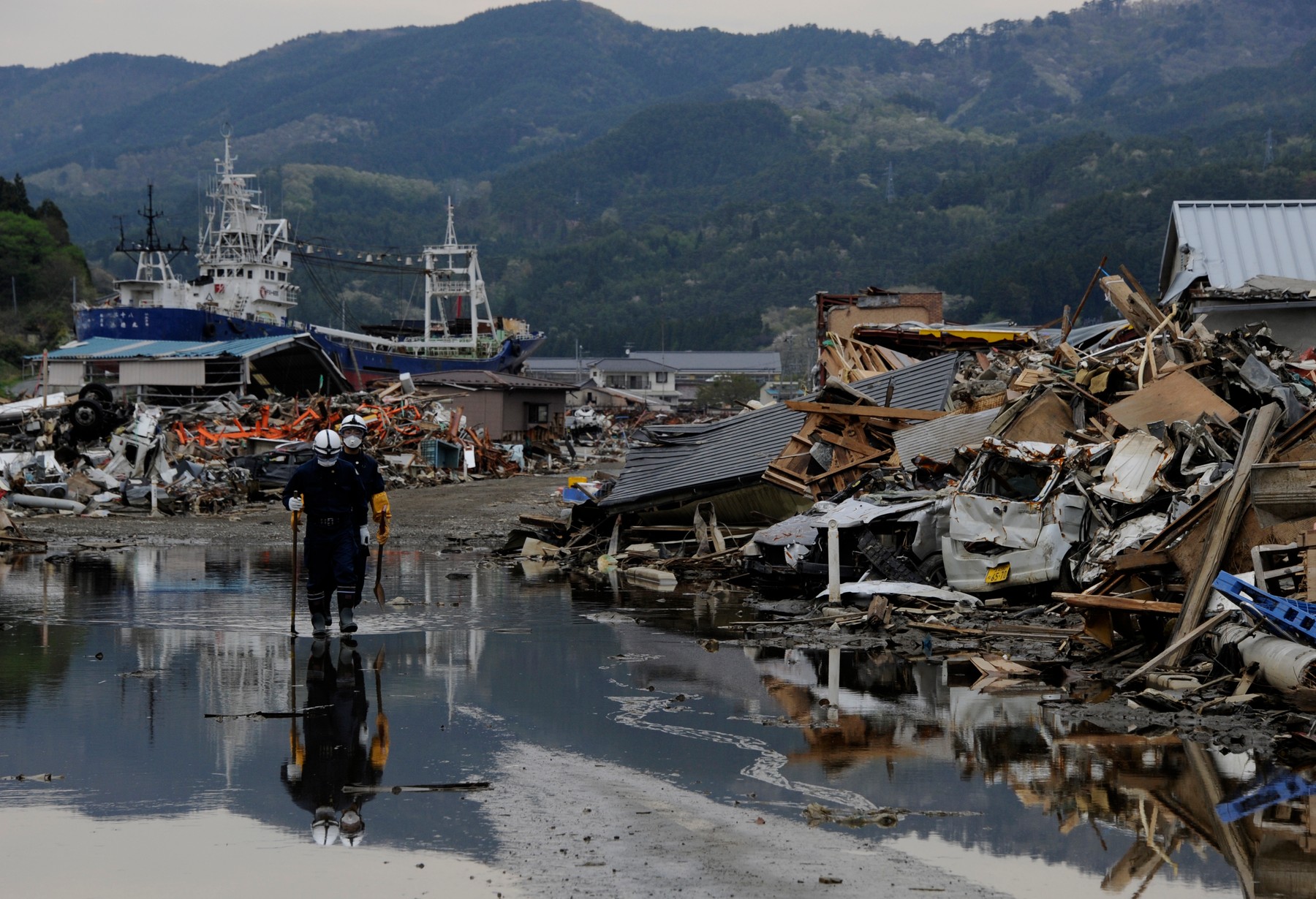 O barcă de pescuit a fost găsită pe țărmurile Japoniei la 10 ani după ce a dispărut în Pacific după tsunami