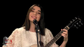 Sensibilitate și muzică pe bune. Alexandra Ușurelu: ,,Prima oară când am urcat pe scenă, am crezut că mă sufoc”