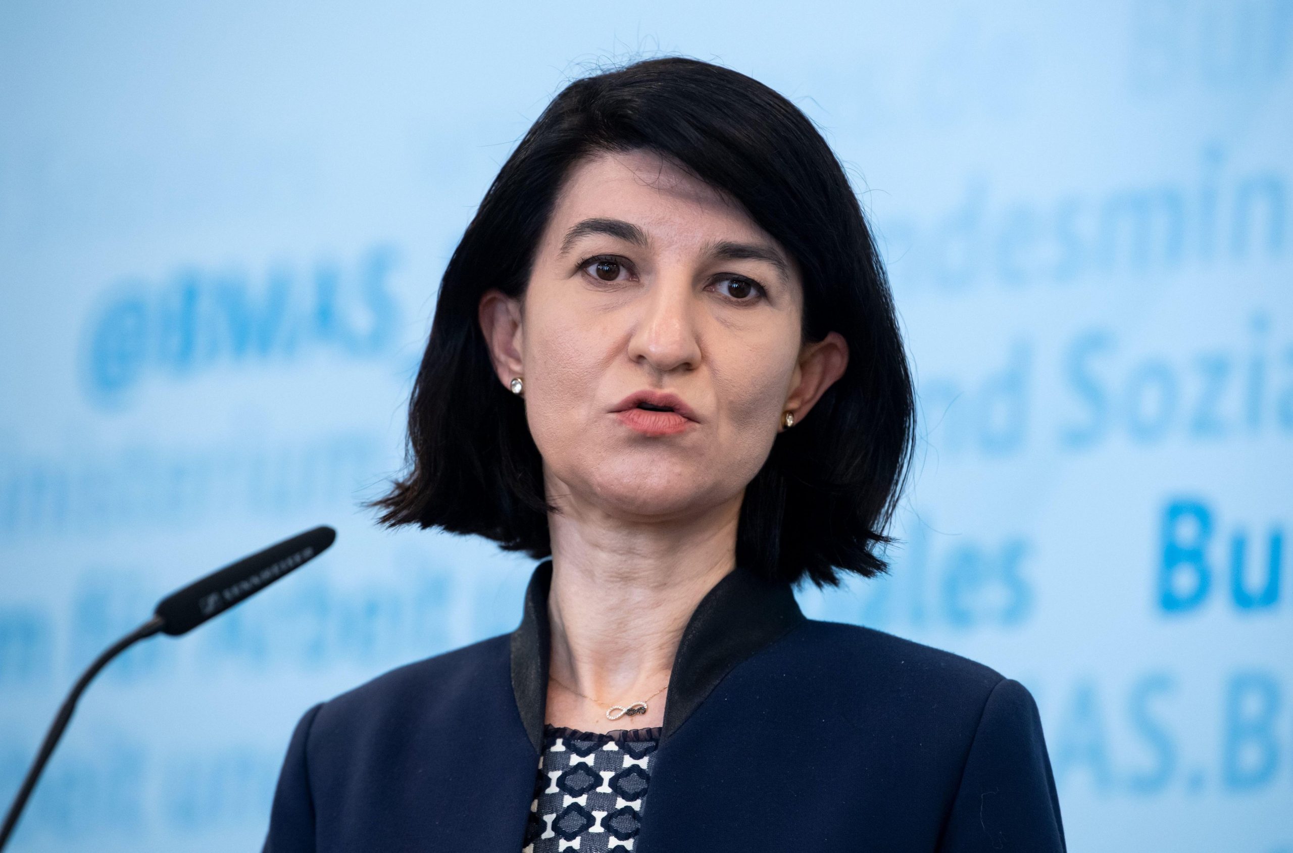 Ministrul Muncii susține că pensiile și alocațiile vor fi majorate în 2021